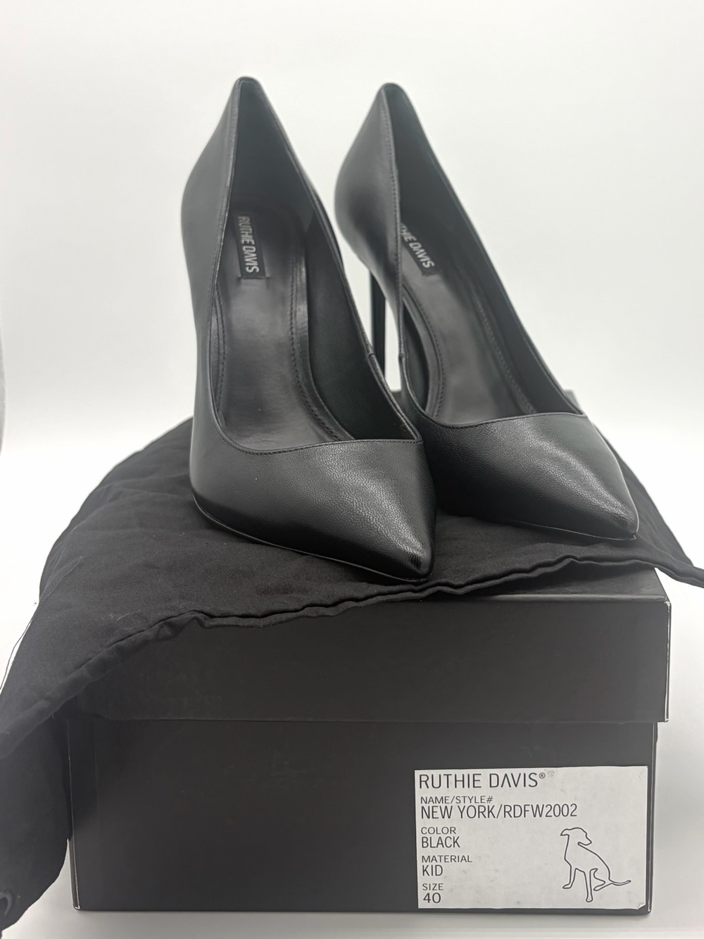 Ruthie Davis Black Pointed-Toe Stiletto Pumps - Picture 4 of 8